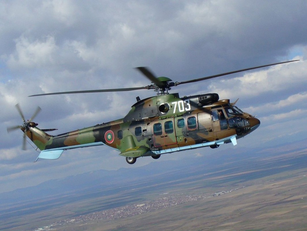 Eurocopter AS332: &quot;Ngua tho&quot; giup chau Au danh bai UH-60 cua My